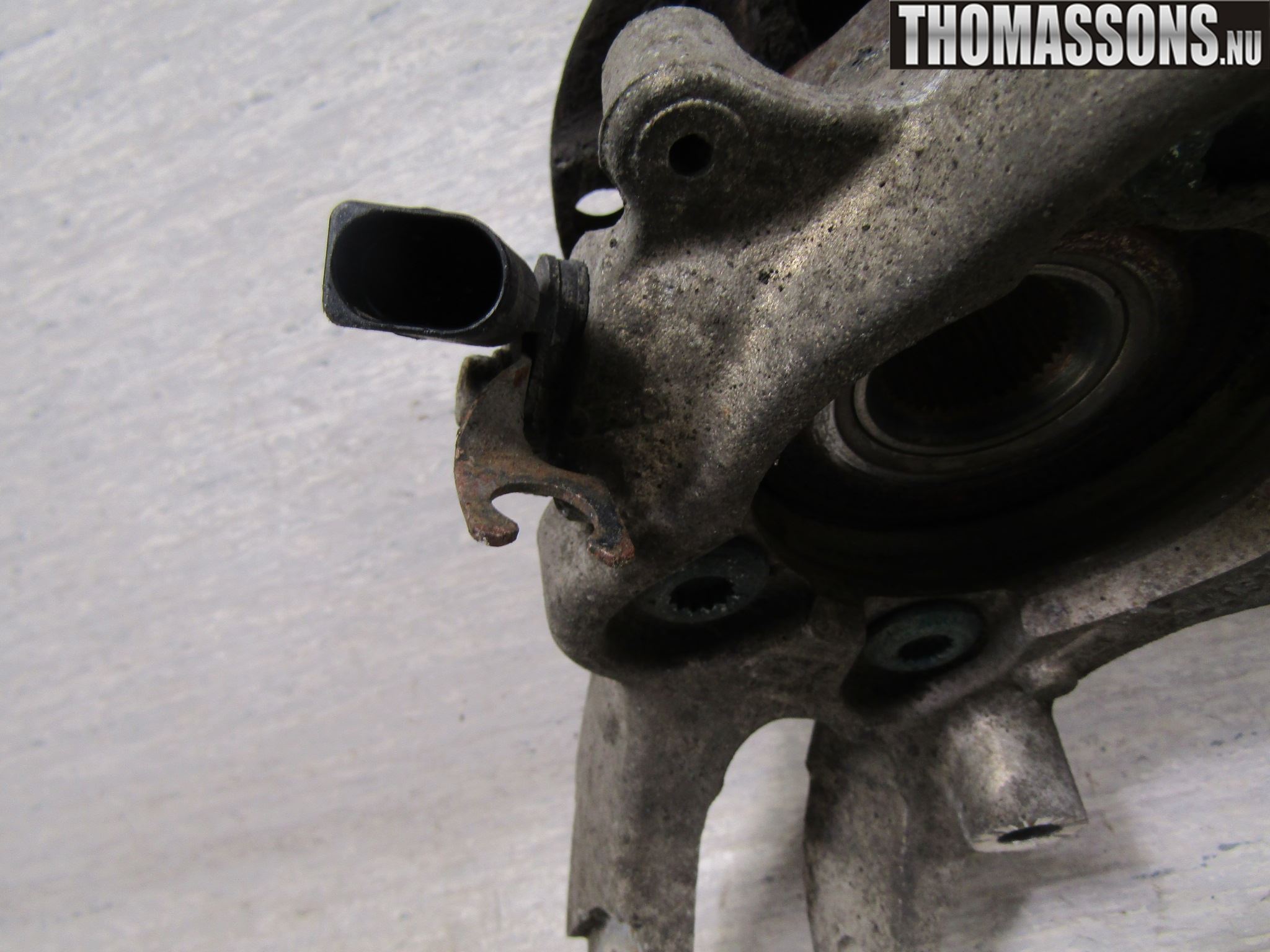 Audi A8/S8 4E  02-09 Spindel Vb