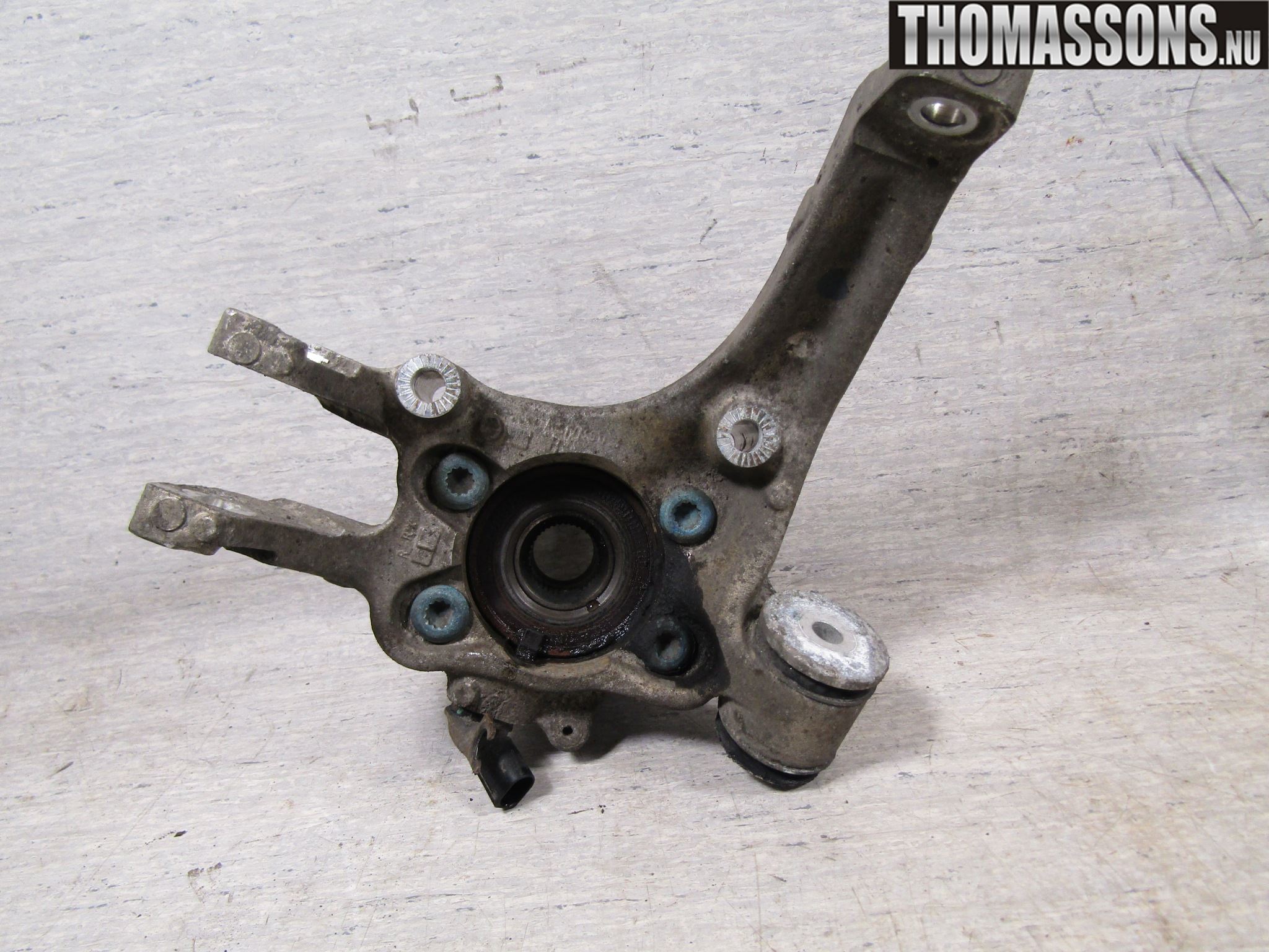 Audi A8/S8 4E  02-09 Spindel Hb
