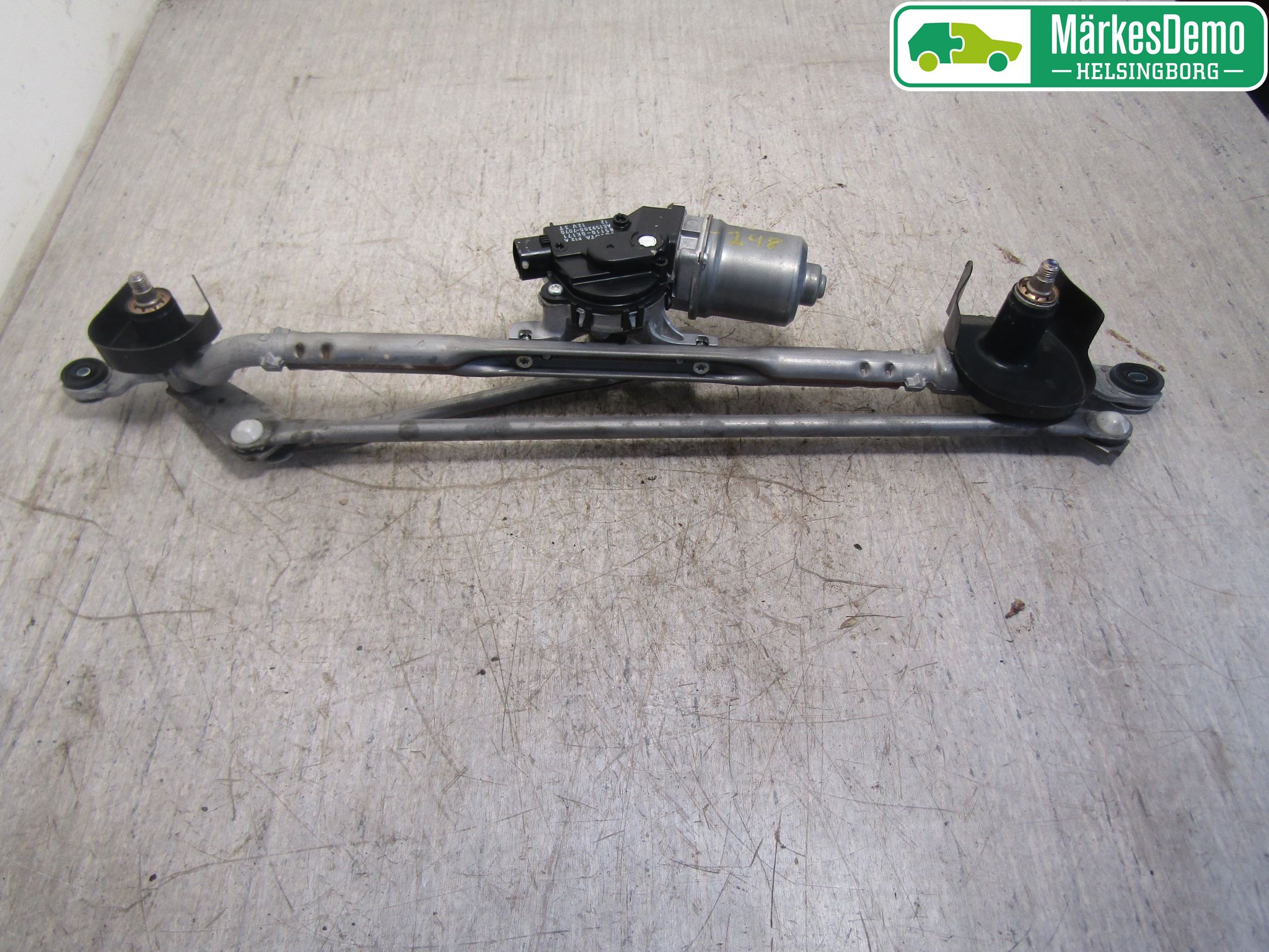 Toyota HILUX 05-16 Viskermotor Frontrute