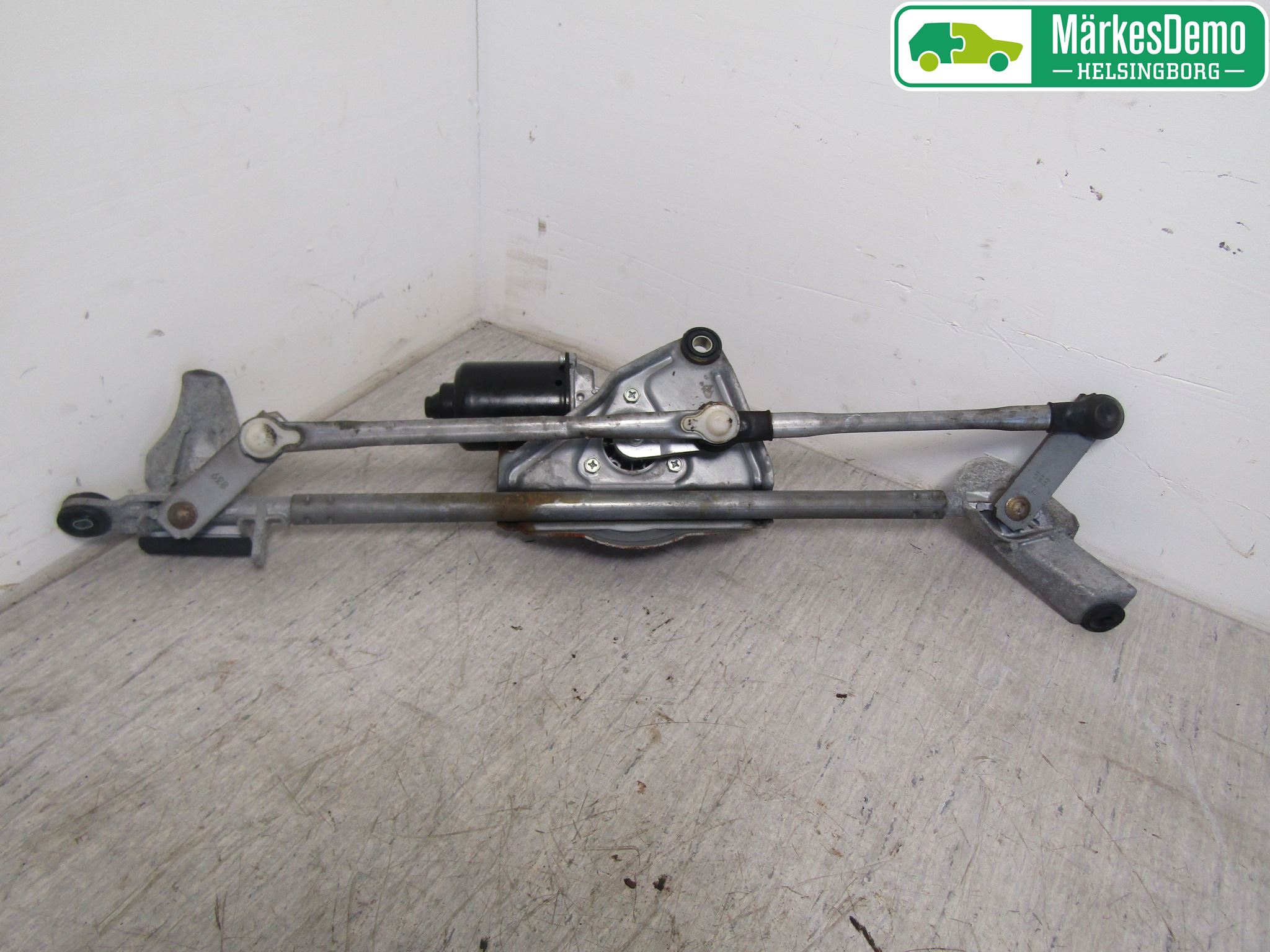 Toyota RAV 4 00-06 Viskermotor Frontrute