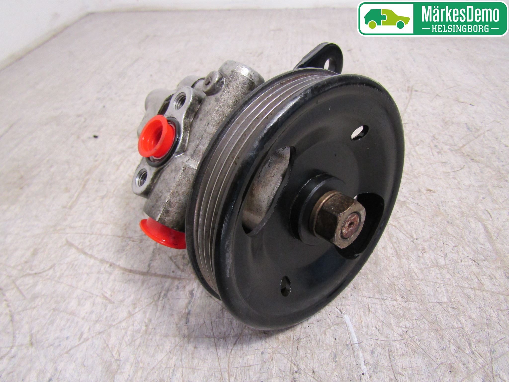 Nissan NAVARA 05-16 Servo Pumpe