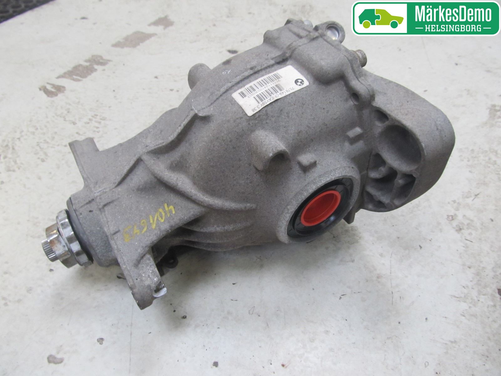 BMW 5 F10/F11/F18 09-17 Bakaksel Kardang Bak -Diff