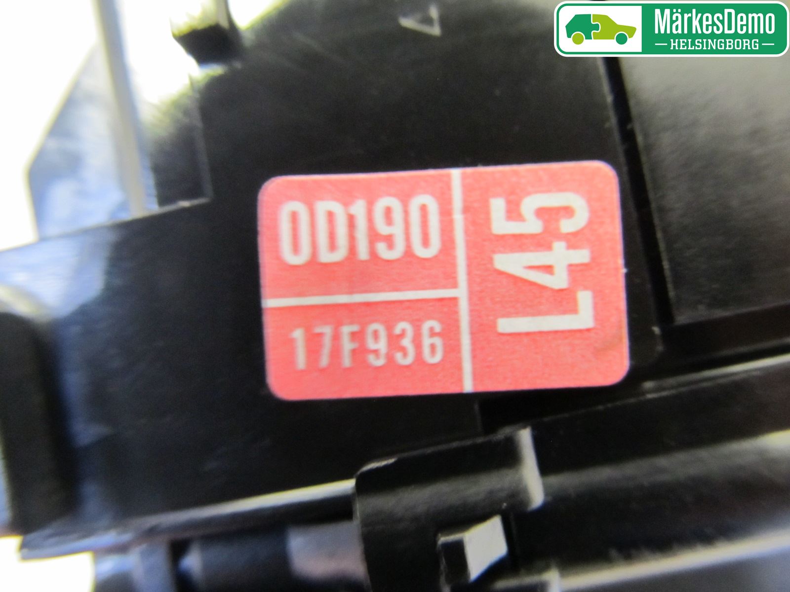 Toyota YARIS XP130 15-20 Bryter Ratt Visker - Spyler