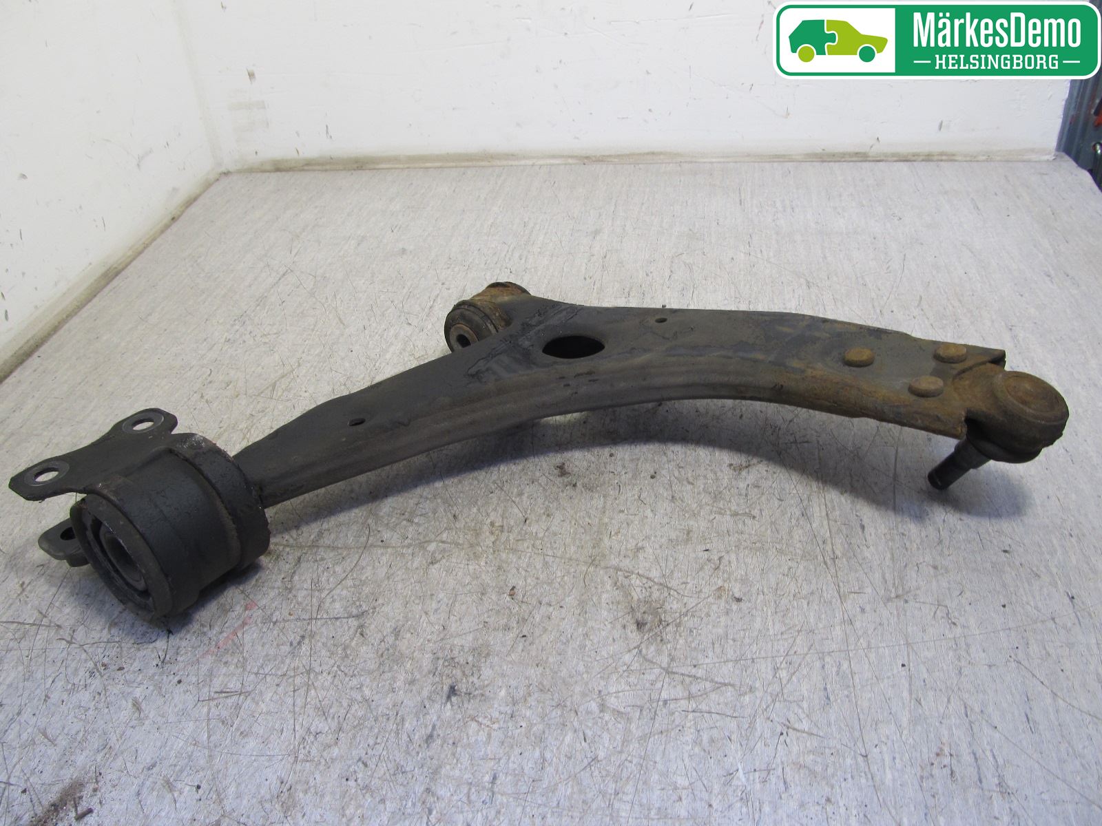 Ford FOCUS 08-11 Bærearm Foran Venstre Nedre