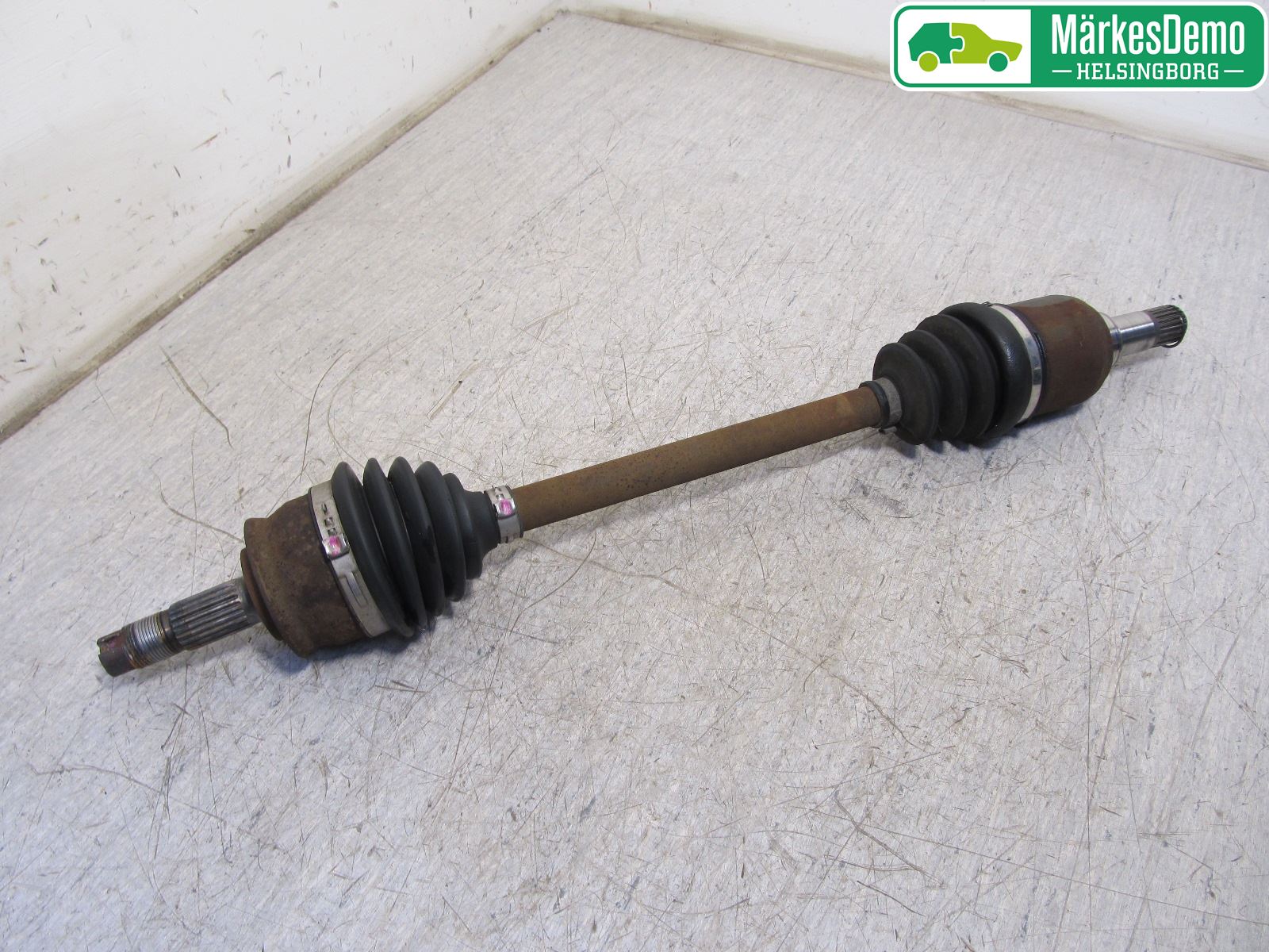 Ford KA 09-16 Drivaksel Foran Kompl Venstre