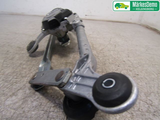Nissan MICRA 11-16 Viskermotor Frontrute