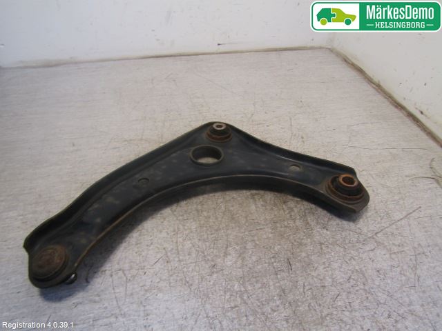 Nissan MICRA 11-16 Bærearm Foran Høyre Nedre