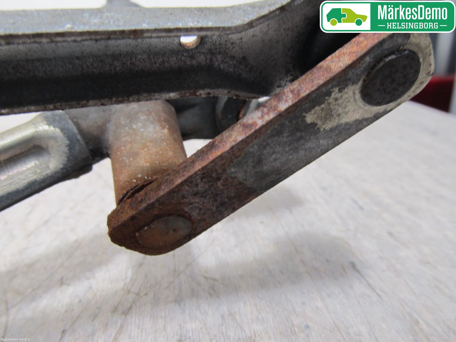 Ford TRANSIT CONNECT 09-13 Viskermotor Frontrute