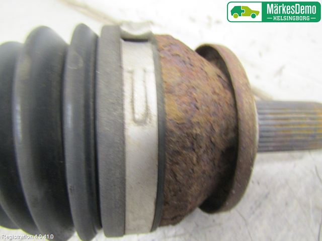 Toyota AVENSIS 09-15 Drivaksel Foran Kompl Høyre