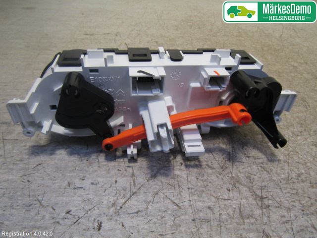 Peugeot 208 12-15 Varme Ac Betjening-Display