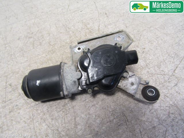 Nissan NAVARA 05-16 Viskermotor Frontrute