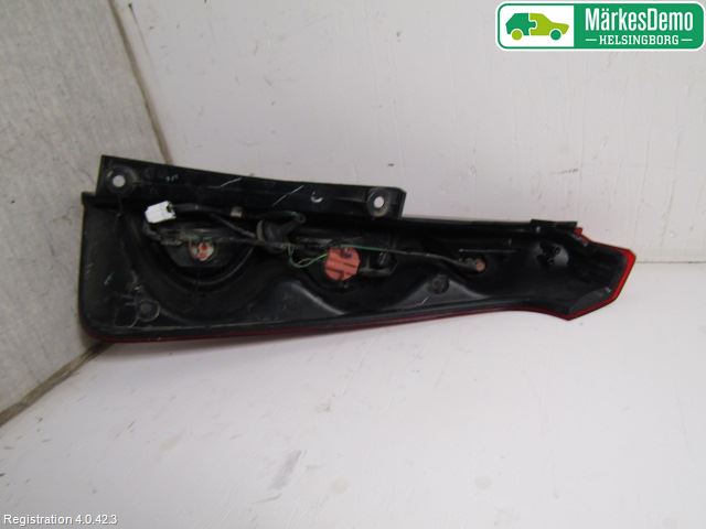 Nissan NOTE E11 06-14 Baklykt Venstre