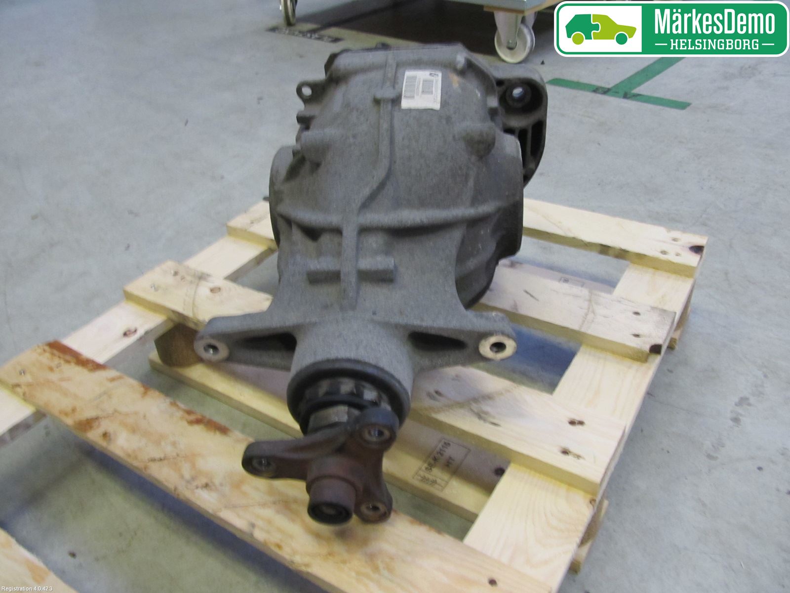 BMW 5 F10/F11/F18 09-17 Bakaksel Kardang Bak -Diff