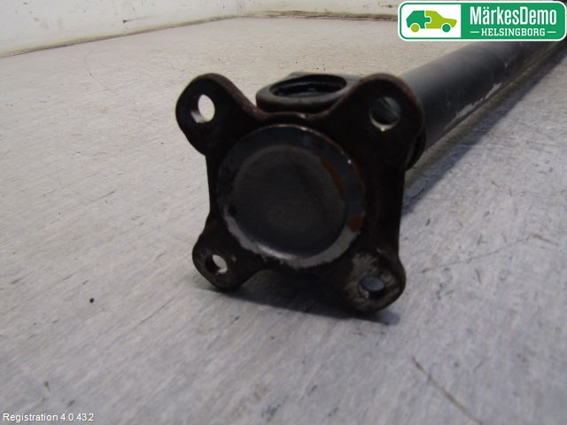 BMW 3 F30/F31/F80 12-19 Mellomaksel Fremre