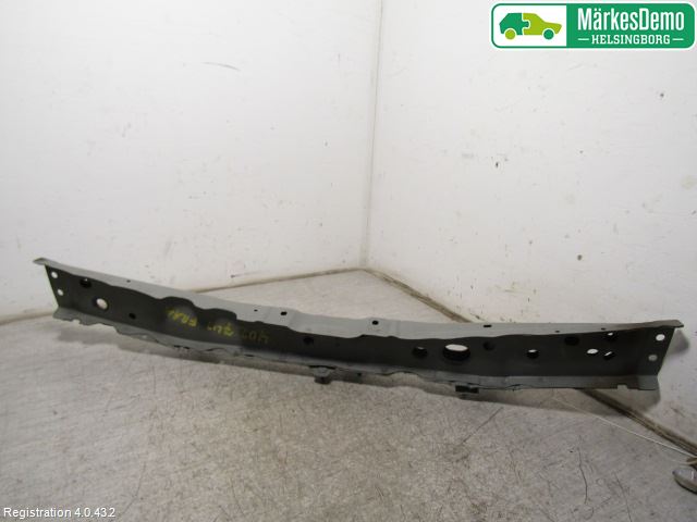 Nissan MICRA 11-16 Panserlåsplate-Bjelke