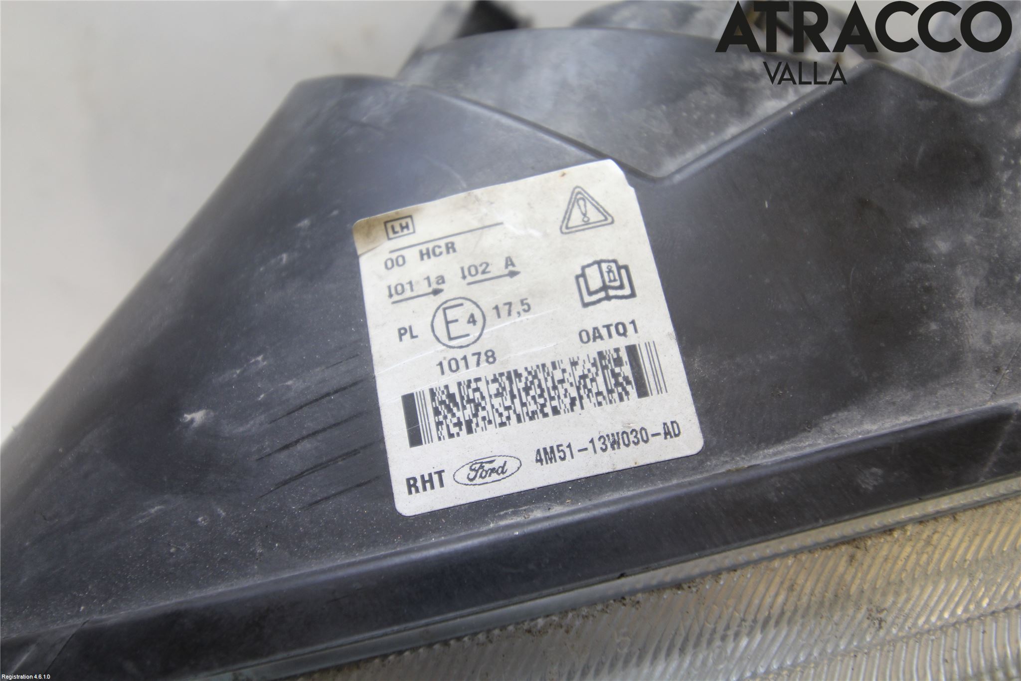 Ford FOCUS     04-07 Frontlykt Venstre