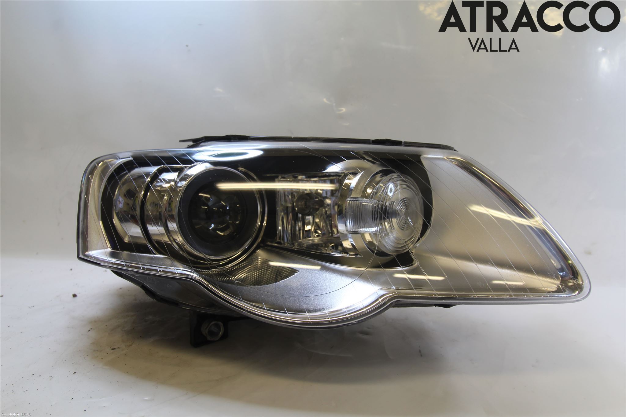 Volkswagen VW PASSAT 05-11 Frontlykt Høyre