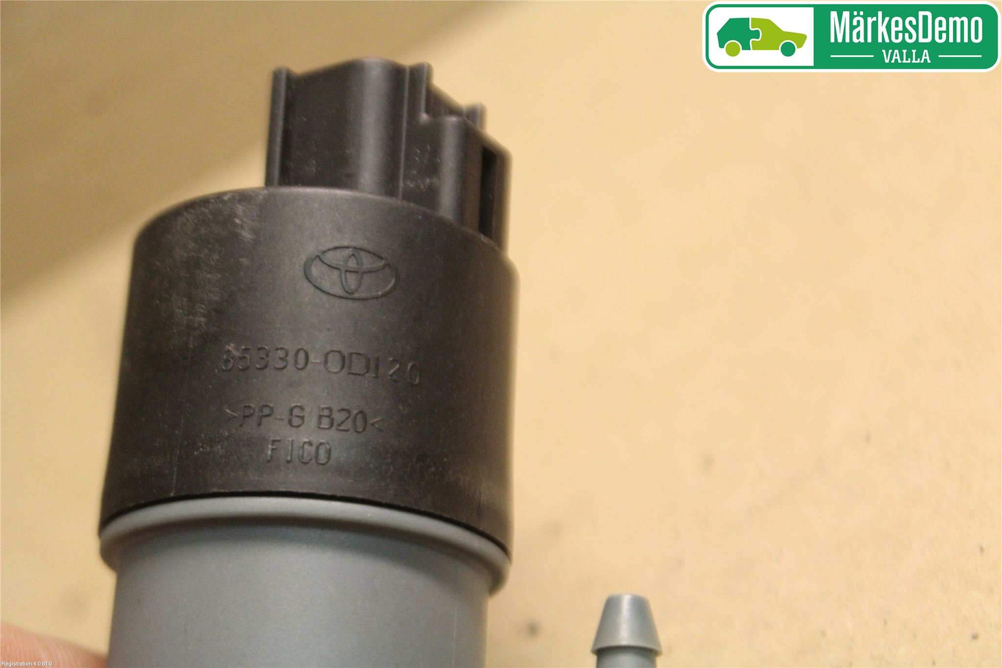 Toyota YARIS XP130 12-14 Spylerpumpe Frontrute