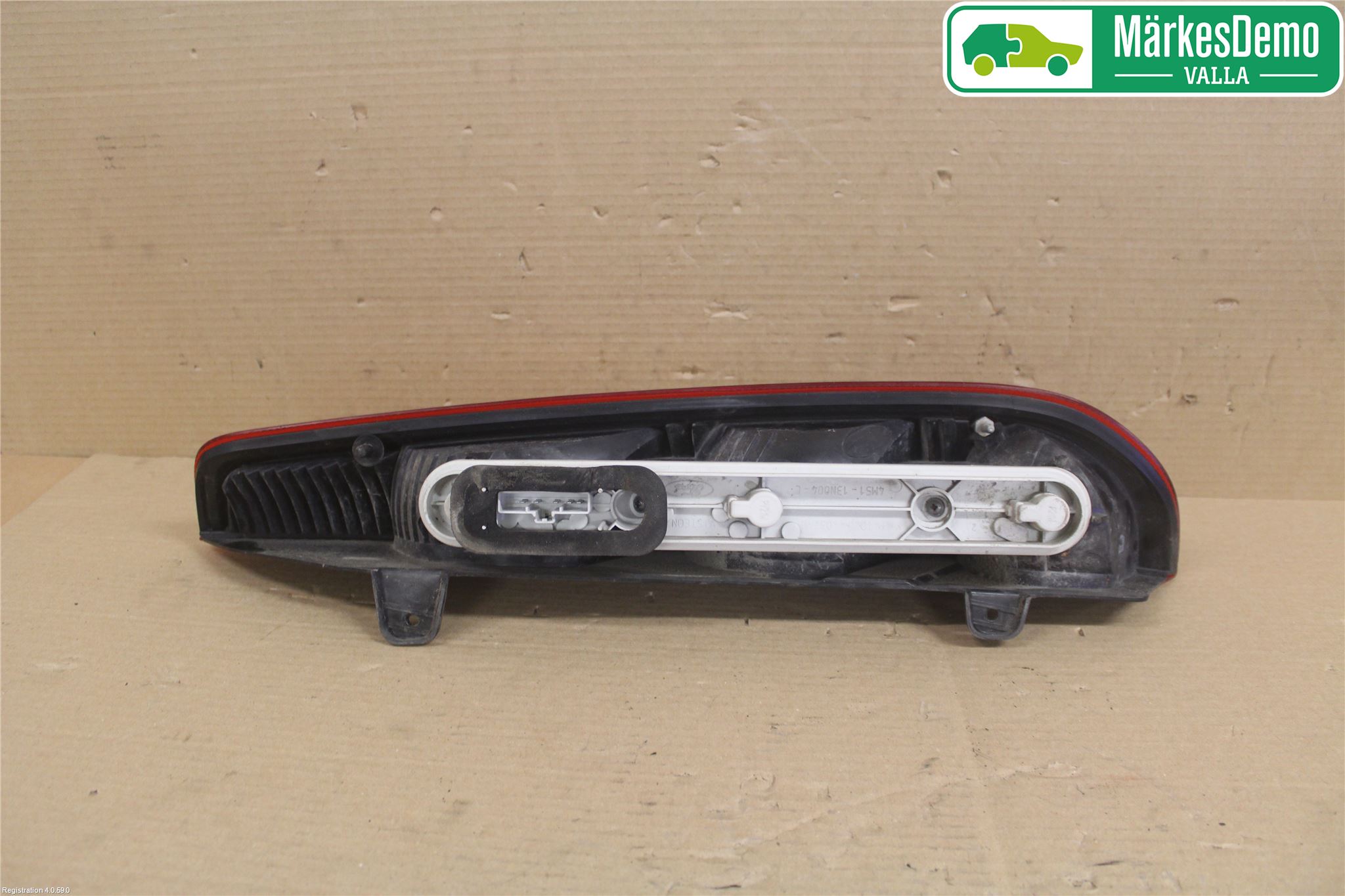Ford FOCUS     04-07 Baklykt Venstre