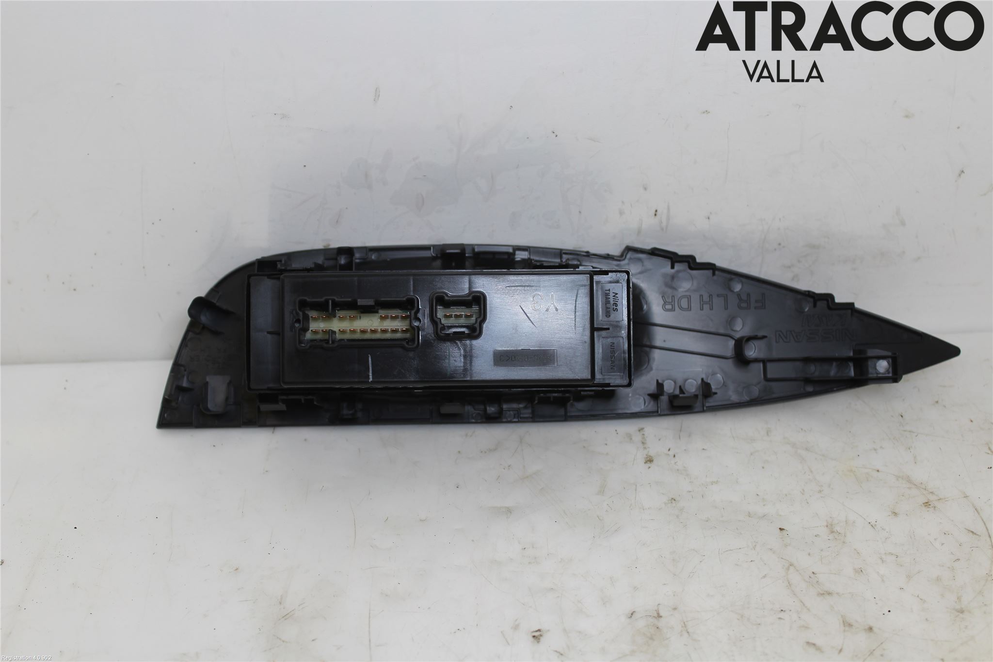 Nissan X-TRAIL 14-21 Bryter Vindusheis
