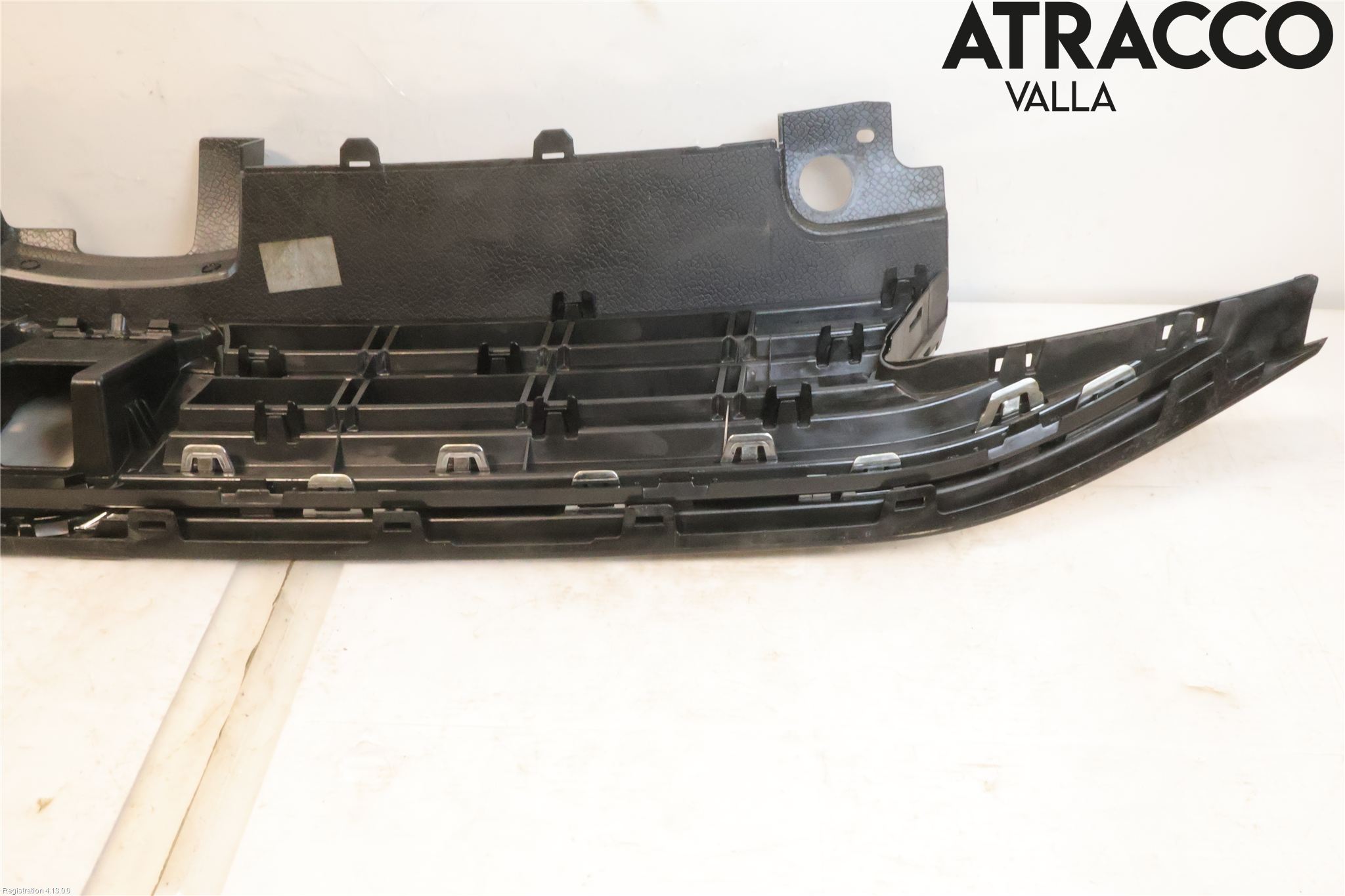 Volkswagen VW GOLF SPORTSVAN 15-20 Grill Komplett