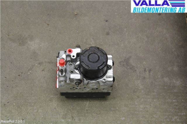 Lexus IS 200/300   99-05 Abs Hydraulikkaggregat