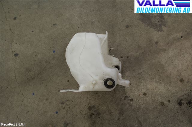Volvo V50 04-07 Spylerbeholder Frontrute-Lykte