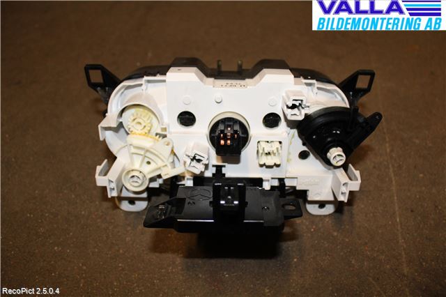 Mazda 2 (DE) 08-15 Varmeapparat Panel(Regulering)