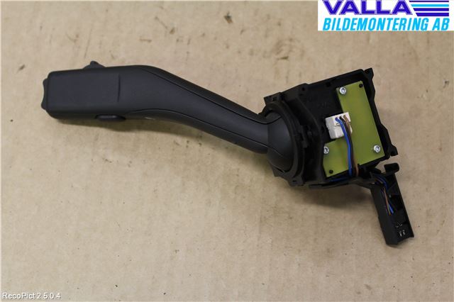 Volkswagen VW GOLF VI 09-13 Bryter Ratt Visker - Spyler