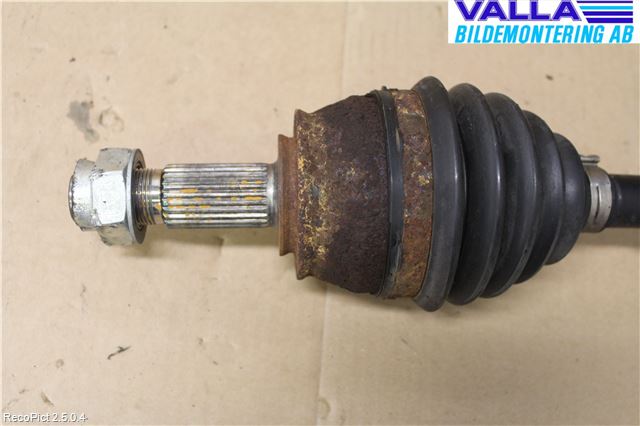 Opel CORSA D 07-14 Drivaksel Foran Kompl Venstre