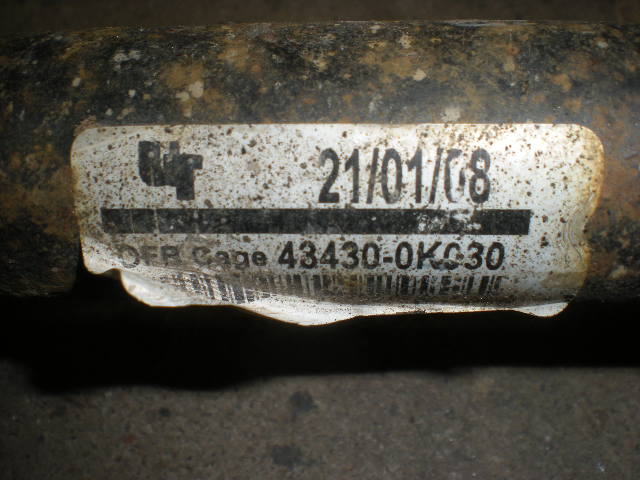 Toyota HILUX 05-16 Drivaksel Foran Kompl Venstre