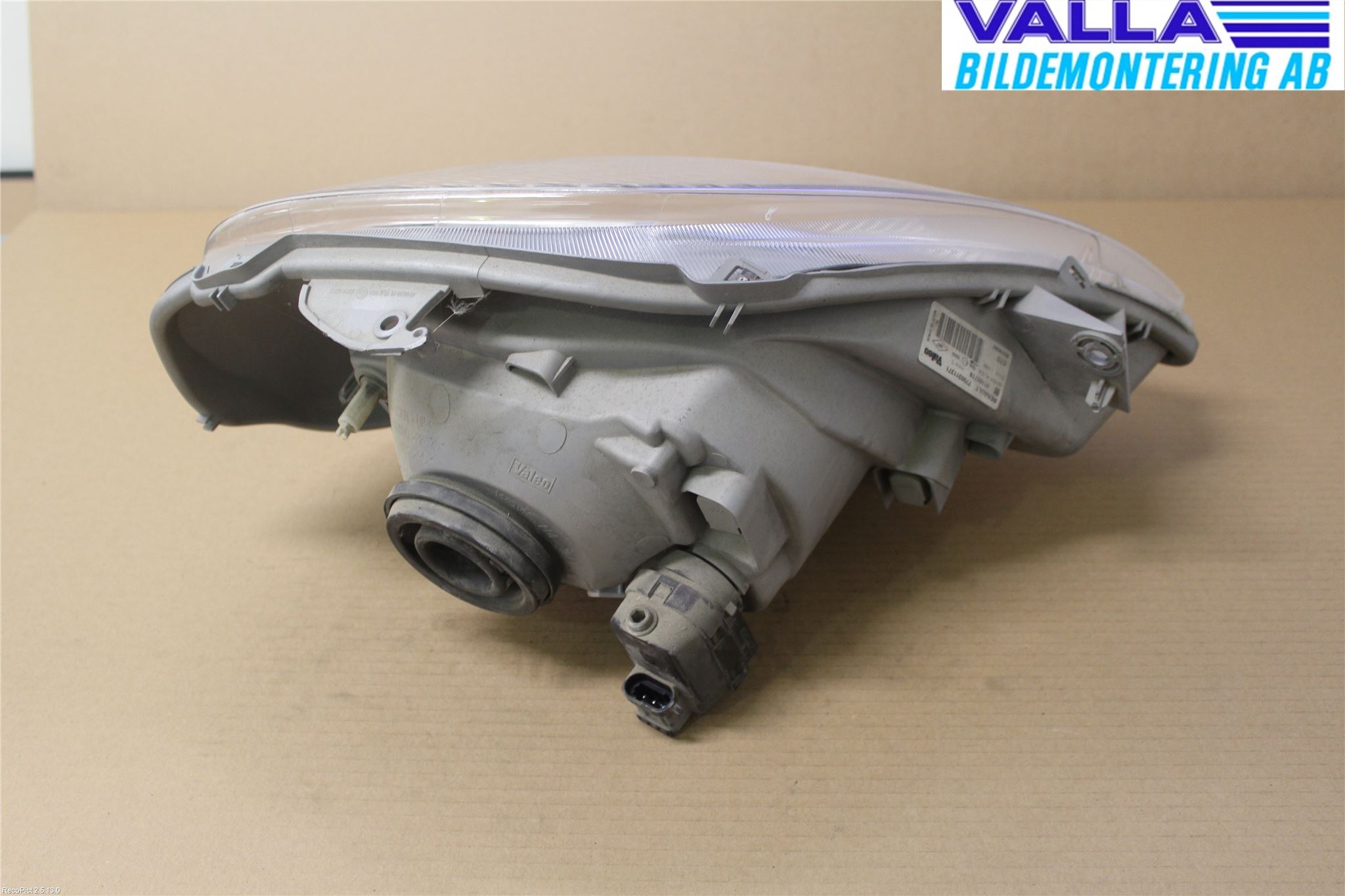 Opel VIVARO 01-14 Frontlykt Venstre