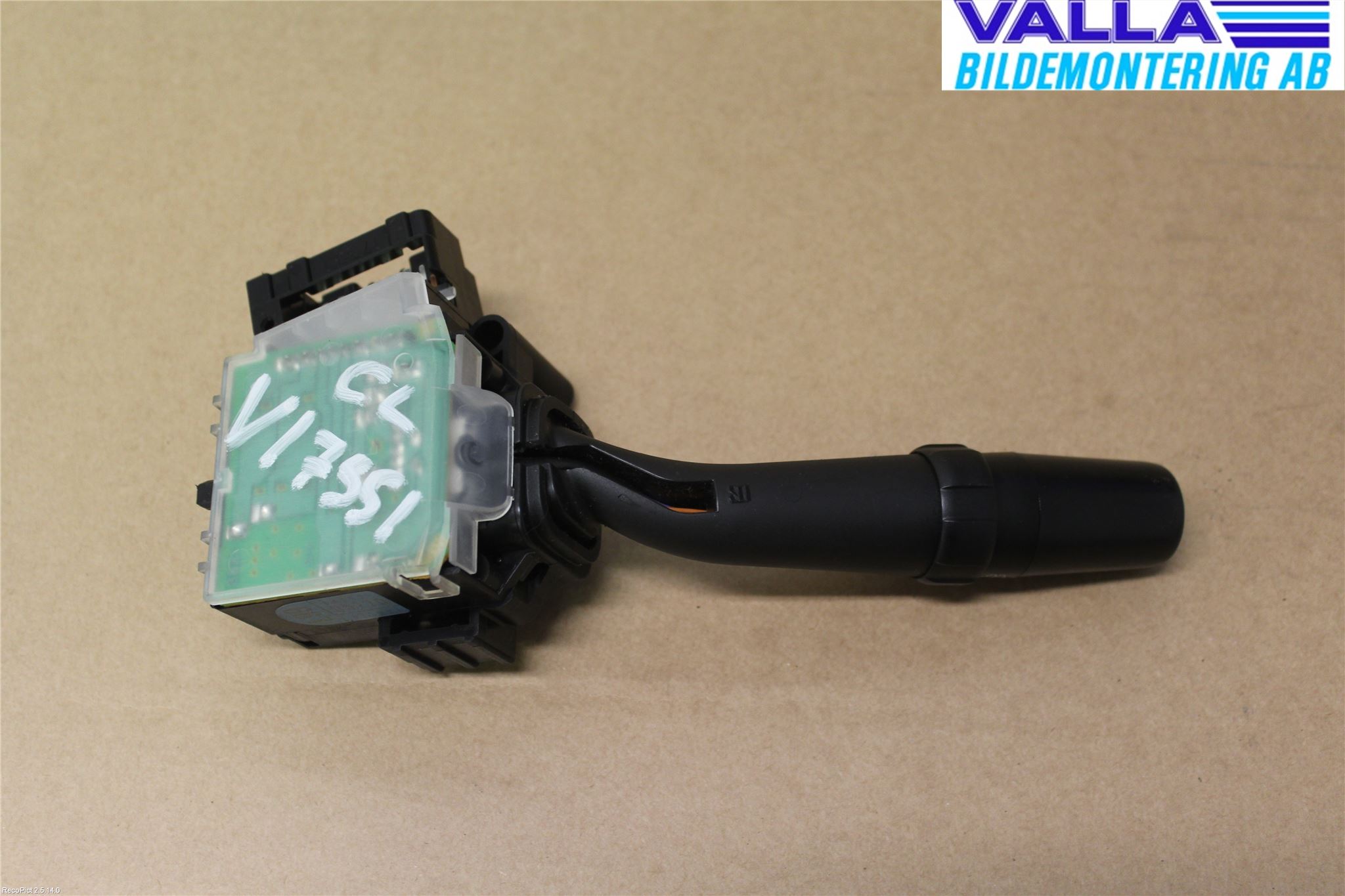 Toyota AVENSIS 07-08 Bryter Ratt Visker - Spyler