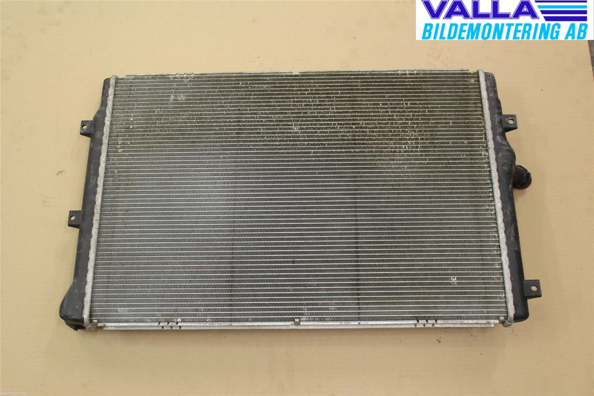 Volkswagen VW PASSAT 11-14 Radiator Manuell