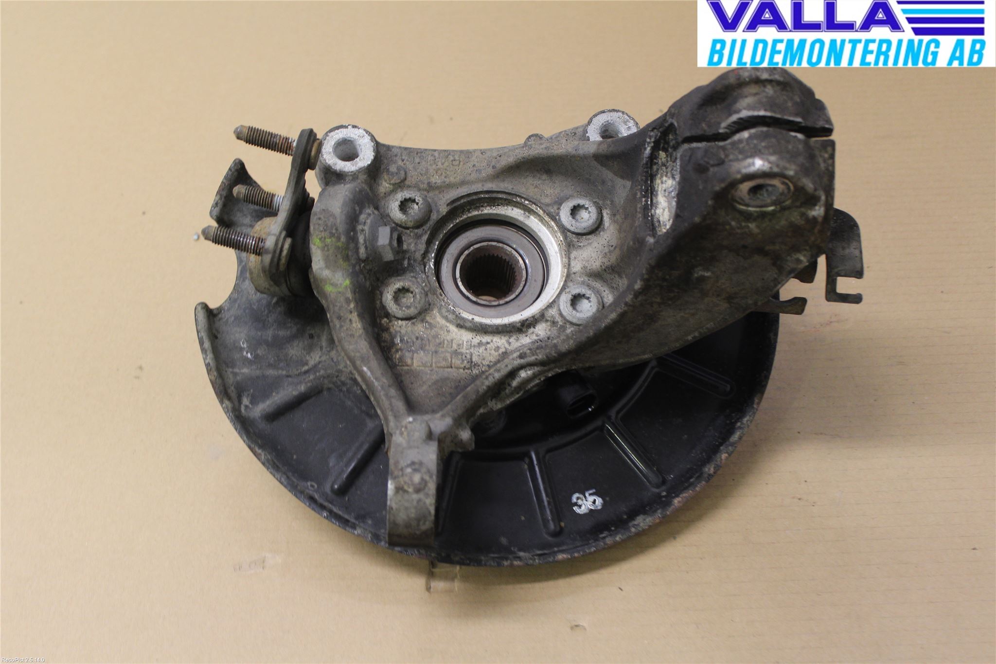 Volkswagen VW PASSAT 11-14 Spindel Hf