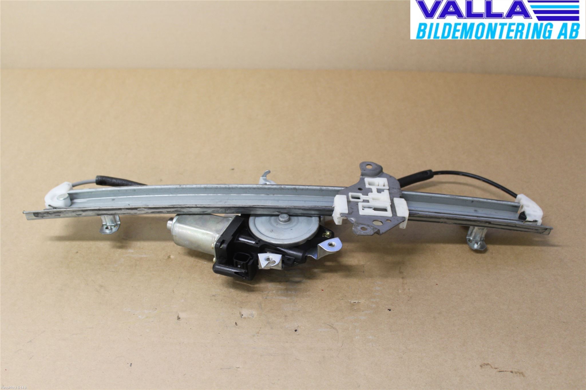 Nissan X-TRAIL     01-07 Vindusheis El Komp