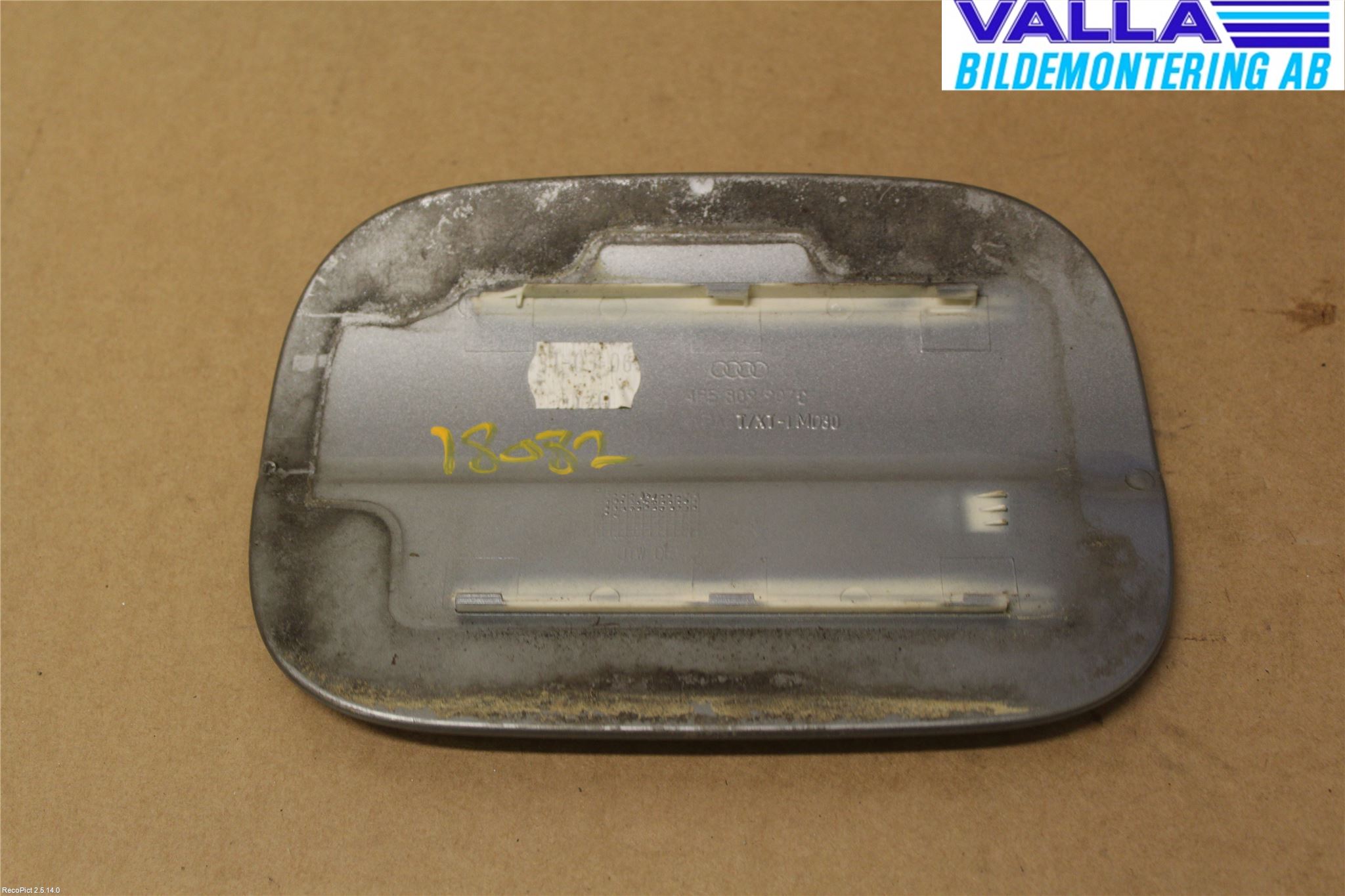 Audi A6/S6     05-11 Drivstoff Tankluke