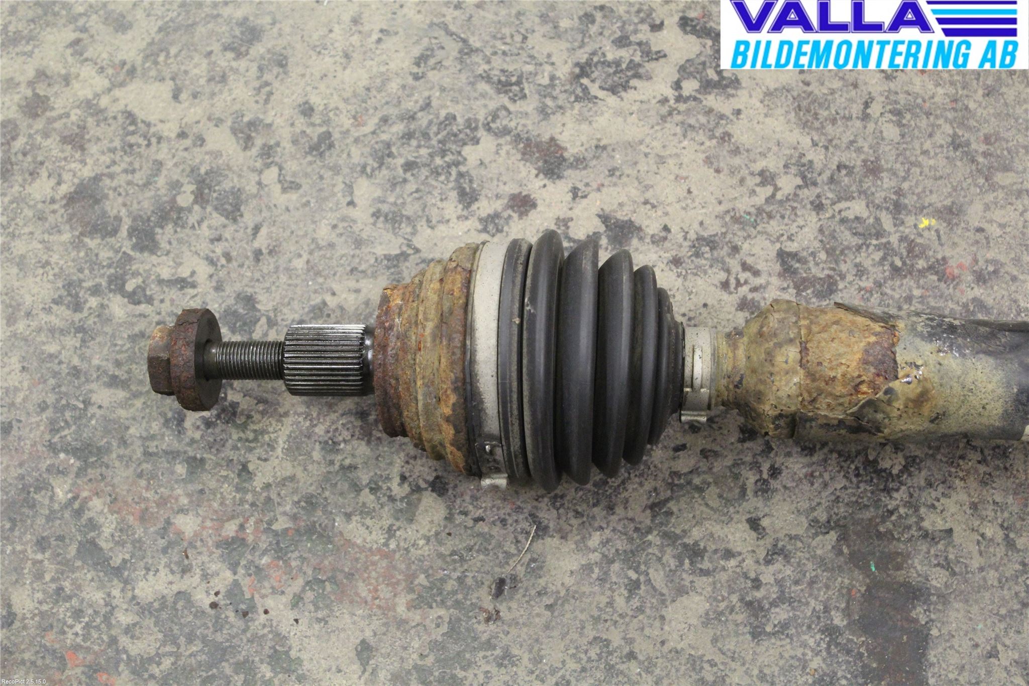 Volkswagen VW PASSAT 05-11 Drivaksel Foran Kompl Høyre