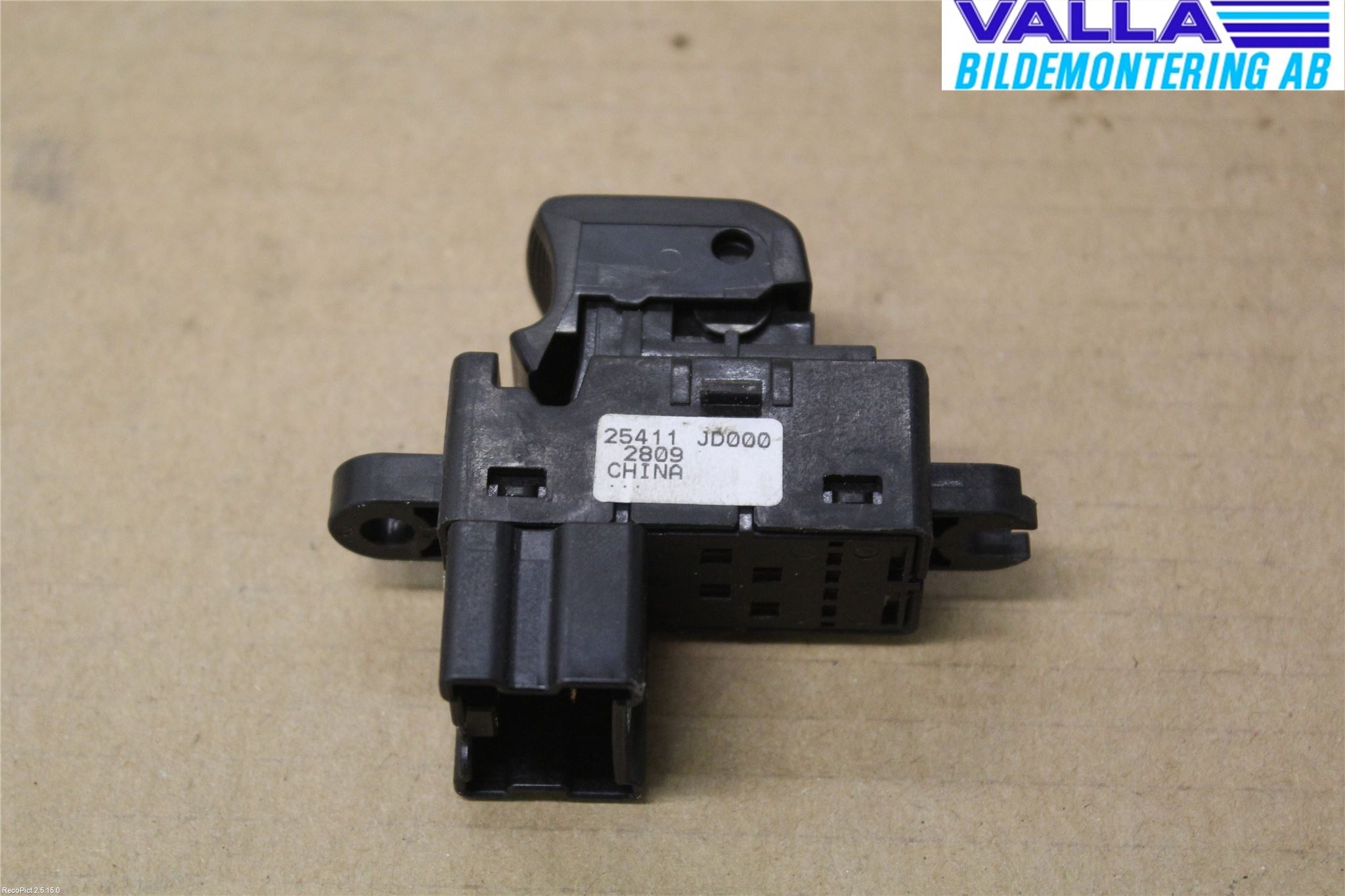 Nissan QASHQAI   07-10 Bryter Vindusheis