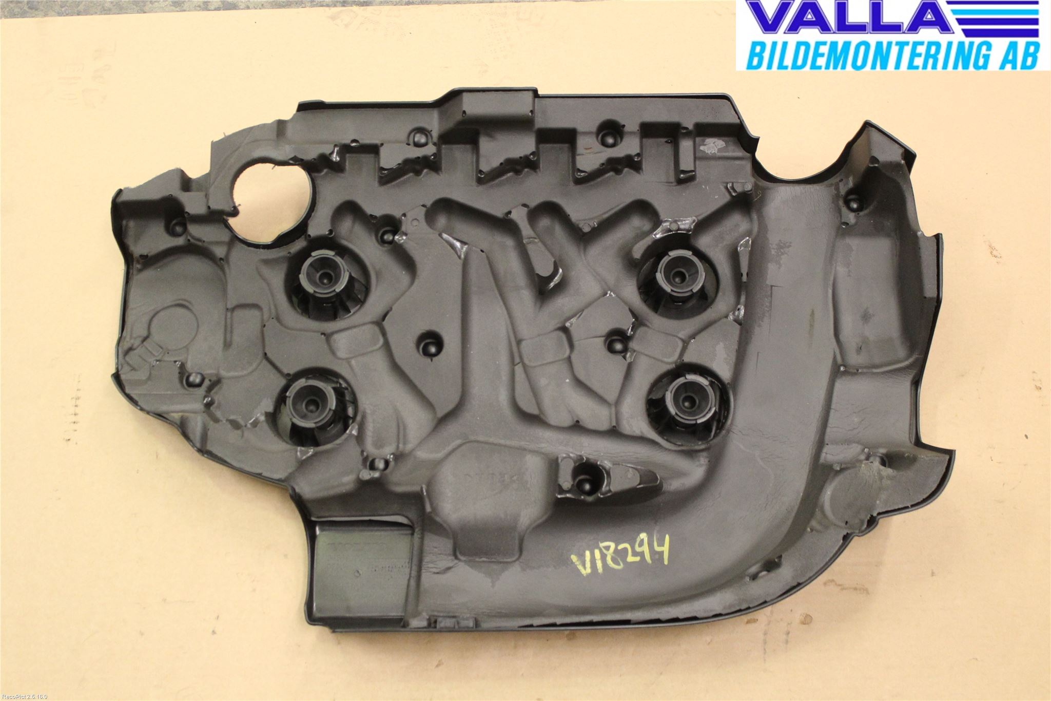 Volvo V60 11-13 Motor Deksel Over Motor