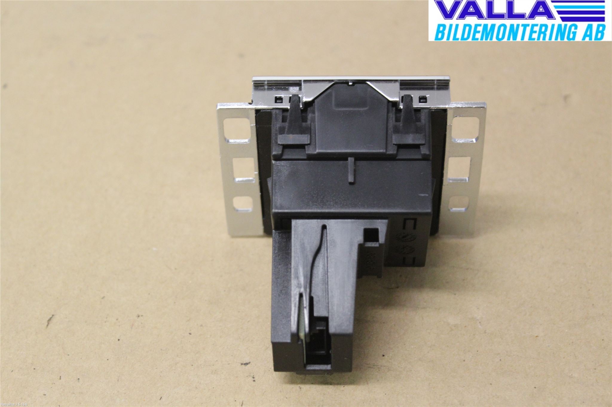 Volkswagen VW PASSAT 11-14 Instr Klokke