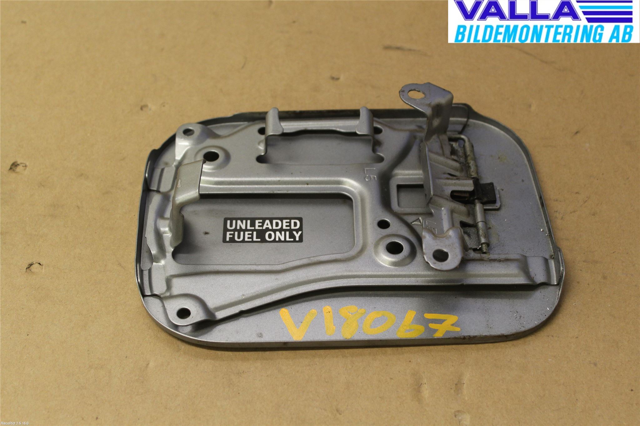 Toyota AVENSIS 09-15 Drivstoff Tankluke
