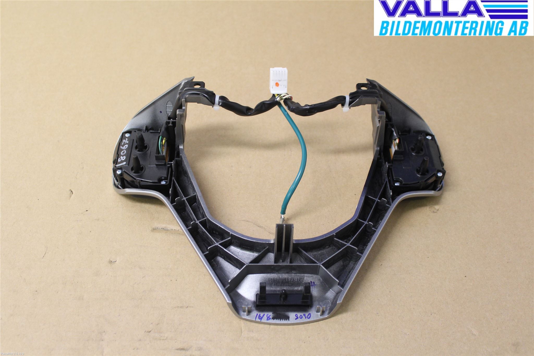 Toyota AVENSIS 09-15 Bryter Ratt Radio-Stereo