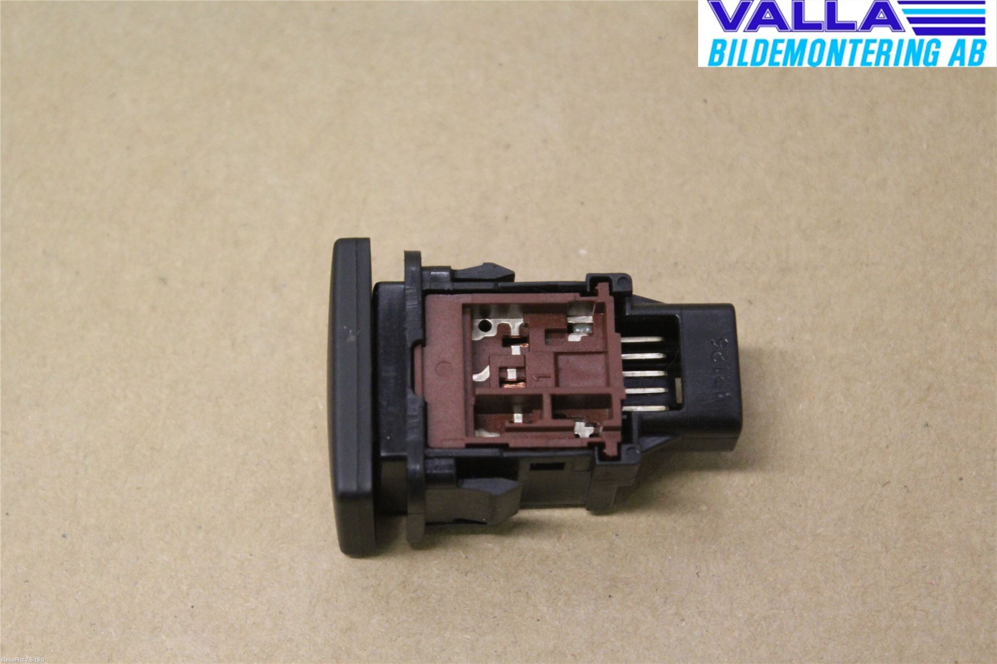 Toyota AVENSIS 09-15 Bryter Drivstoff Tankluke