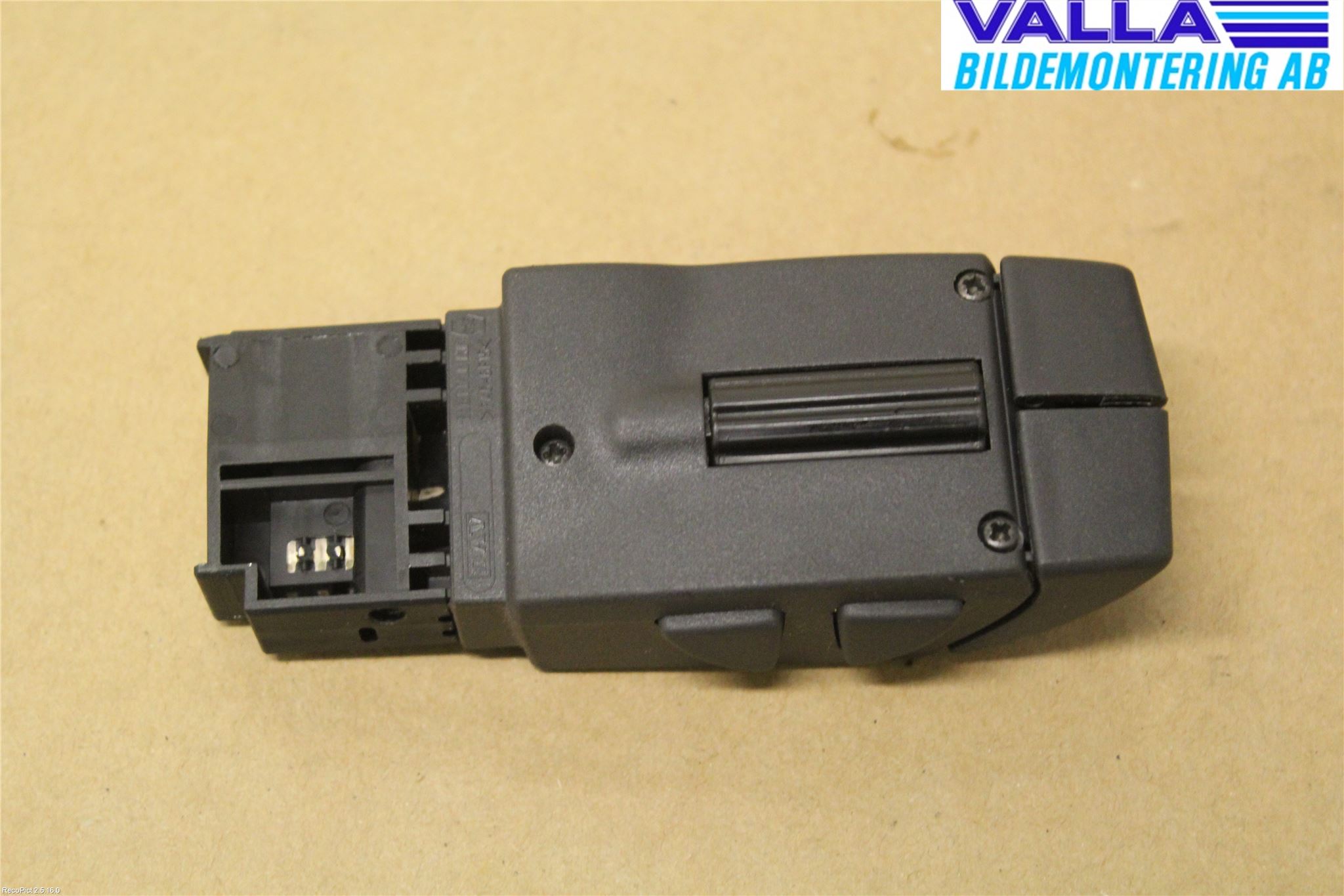 Renault CLIO IV 12-16 Bryter Ratt Radio-Stereo