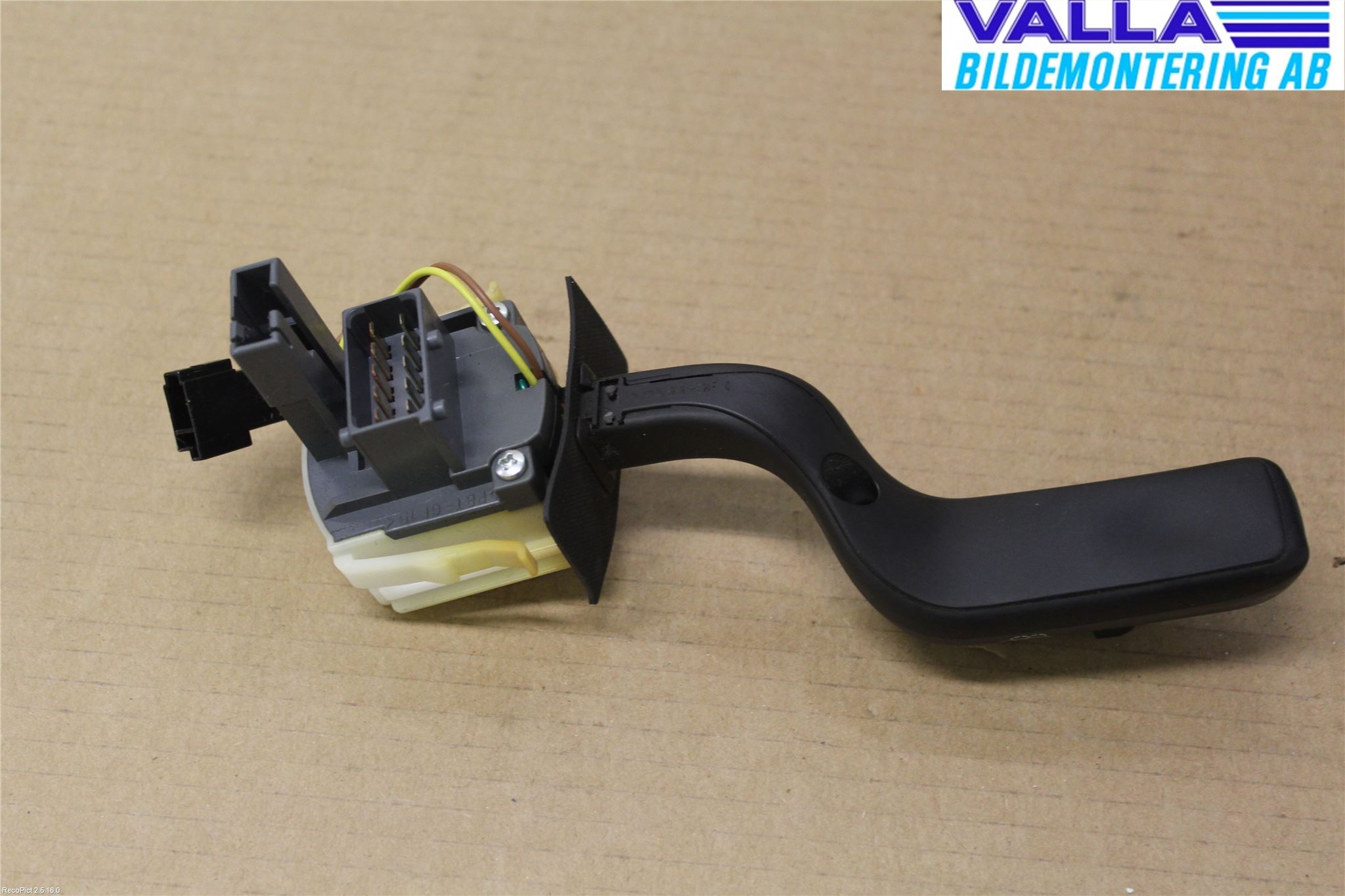 Saab 9-5     06-10 Bryter Ratt Visker - Spyler
