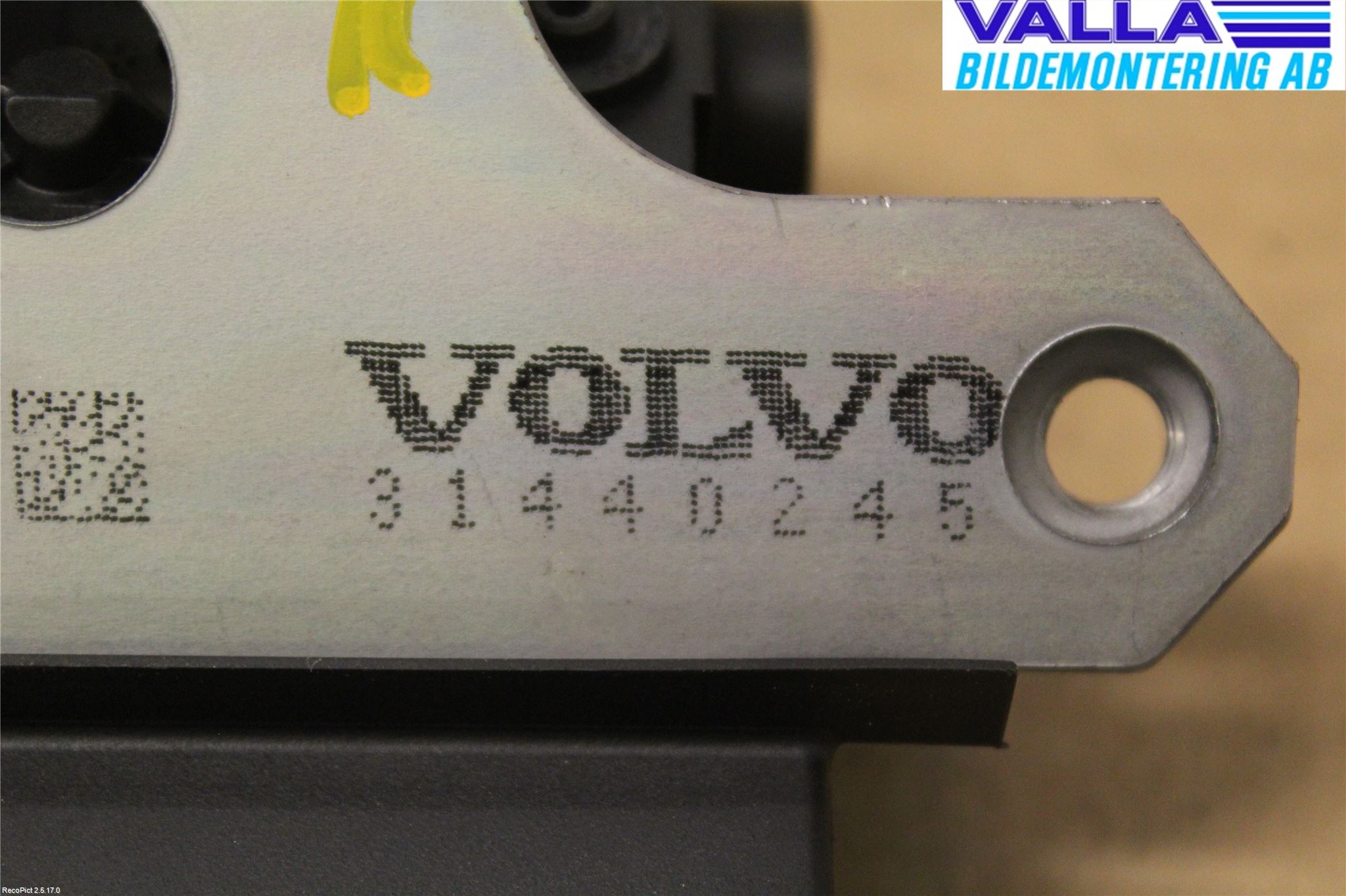 Volvo V40 12-19 Bakluke-Lokk Låsekasse