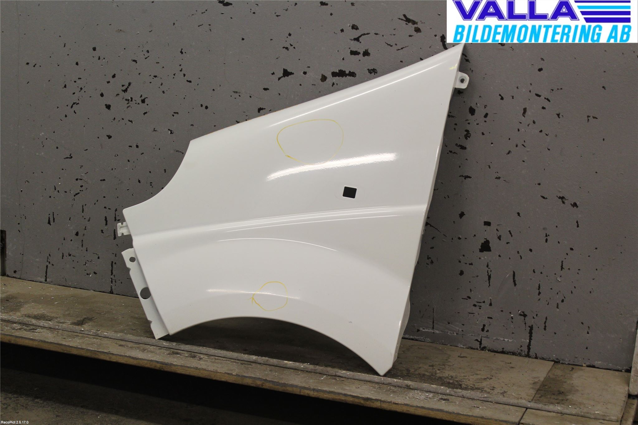 Renault TRAFIC   02-14 Skjerm Foran Venstre