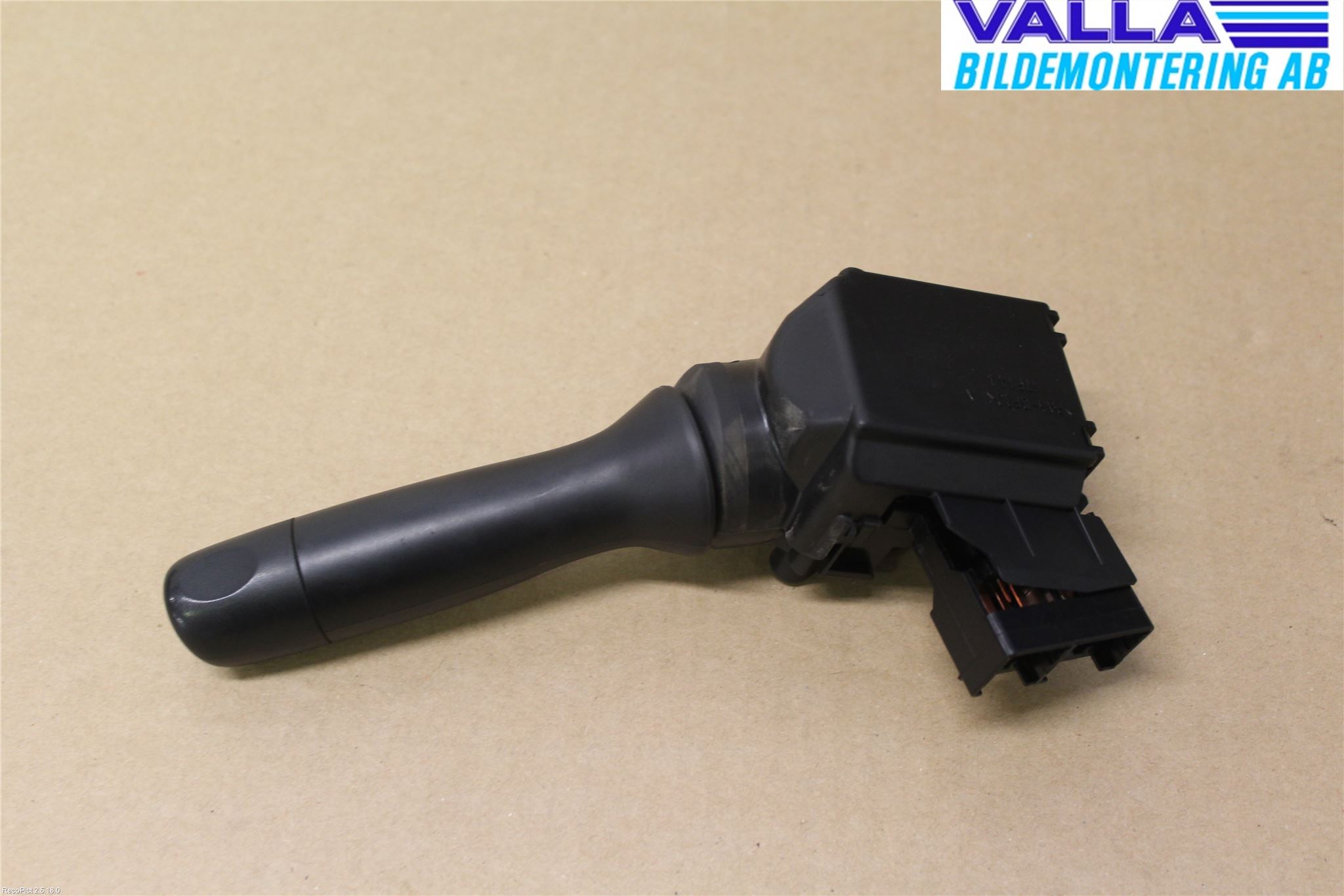 Toyota YARIS XP90 06-11 Bryter Ratt Visker - Spyler
