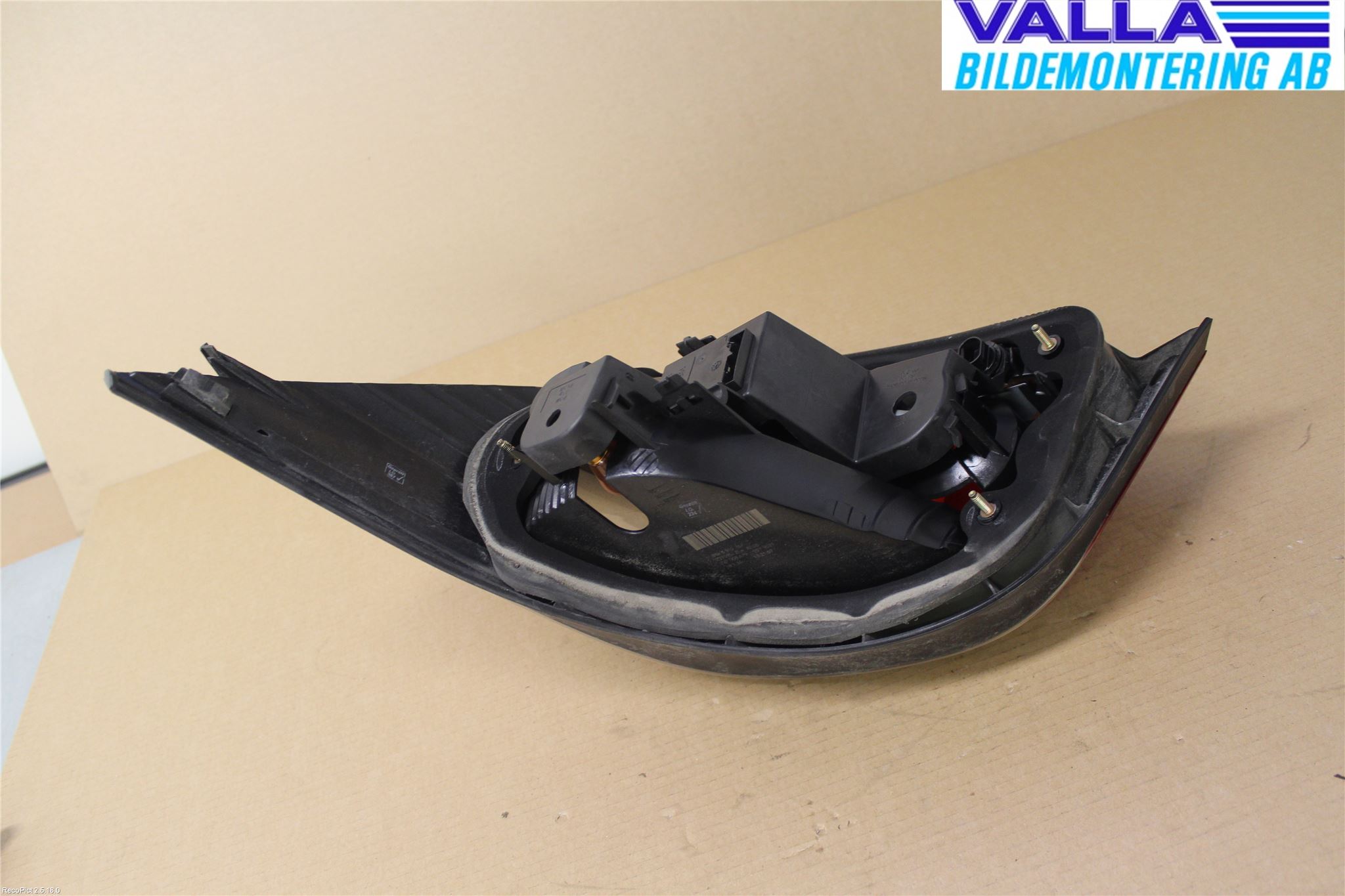 BMW 5 E60/61 Sed/Tou 02-10 Baklykt Venstre